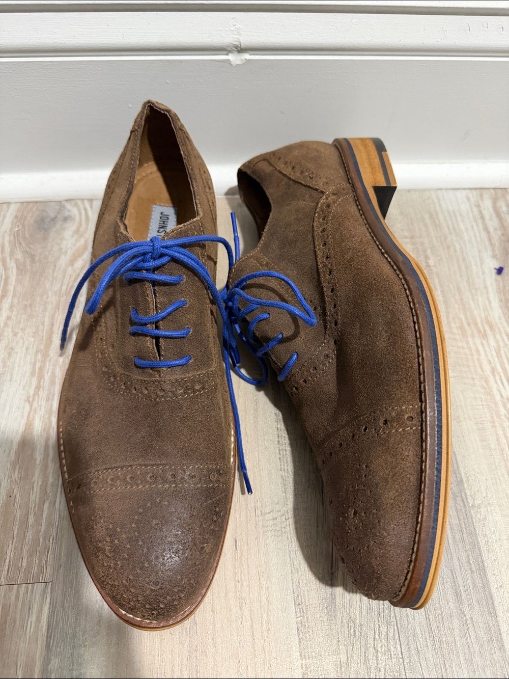 Johnston & Murphy Brown Suede Oxfords with Blue Laces Size 8.5 NWOT